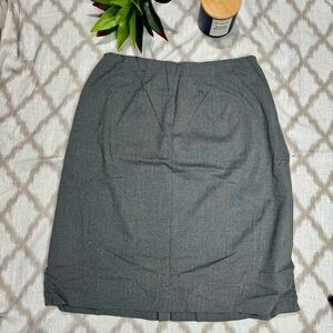 Gray pencil skirt